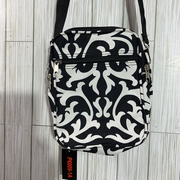 Black and White Crossbody Multi-zippers - Picture 3 of 9